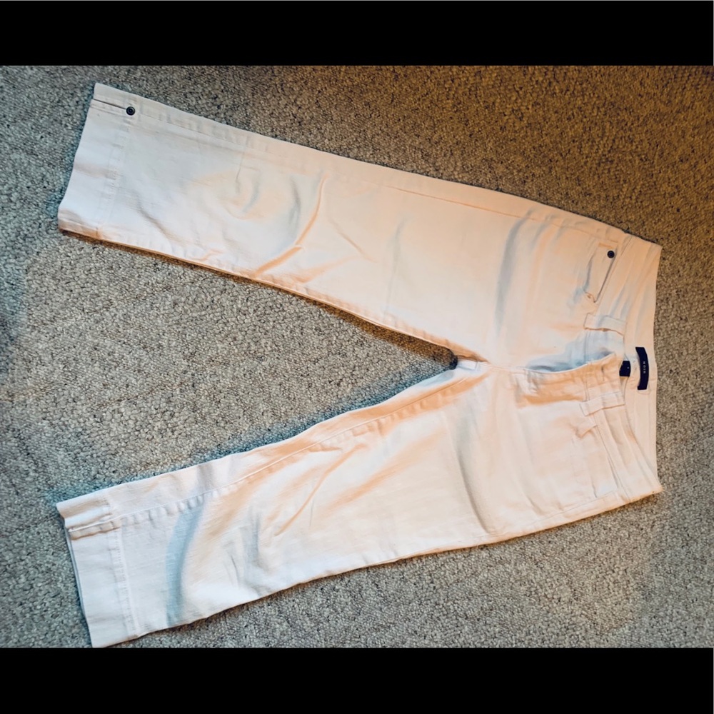 White cropped jeans